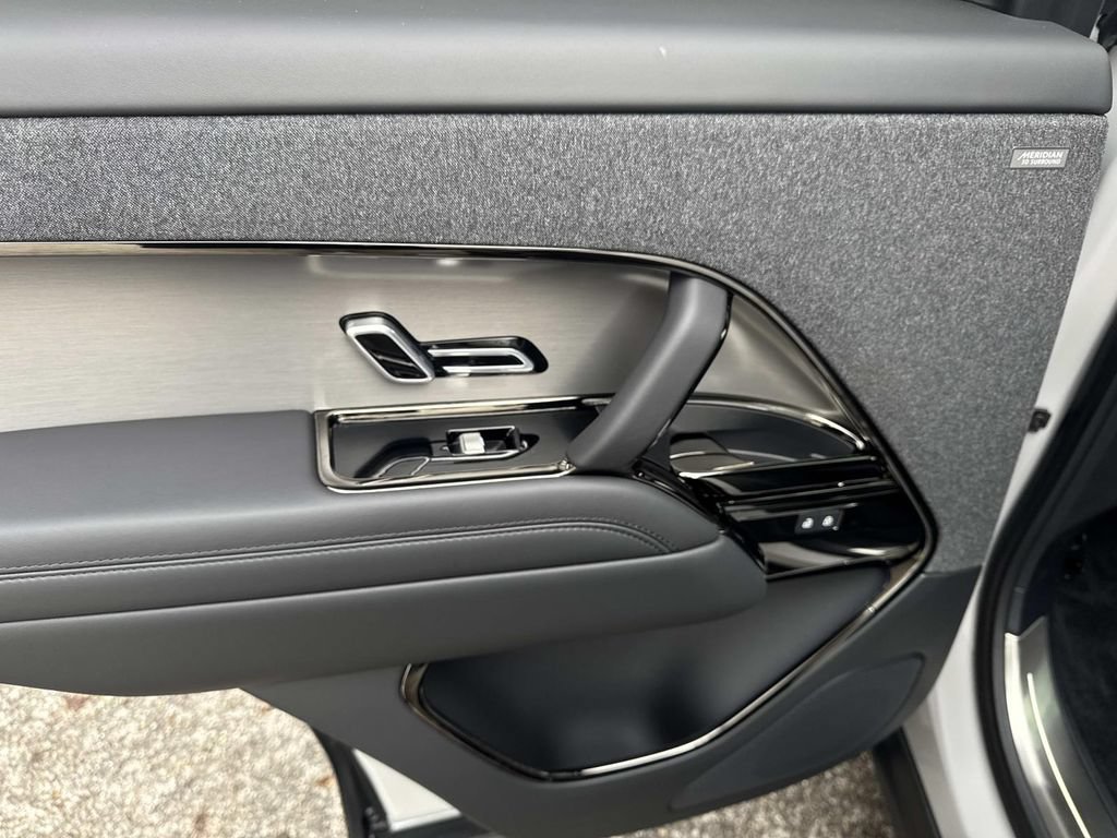 New 2026 Land Rover Range Rover Sport SE AWD/4WD image 13