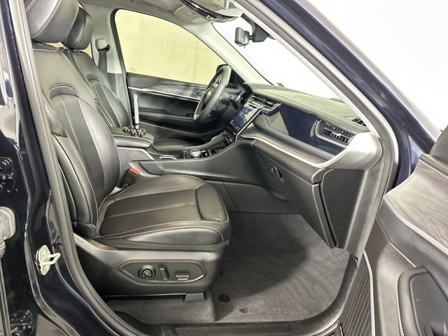 Used 2023 Jeep Grand Cherokee 4WD 4xe w/ Luxury Tech Group II image 28