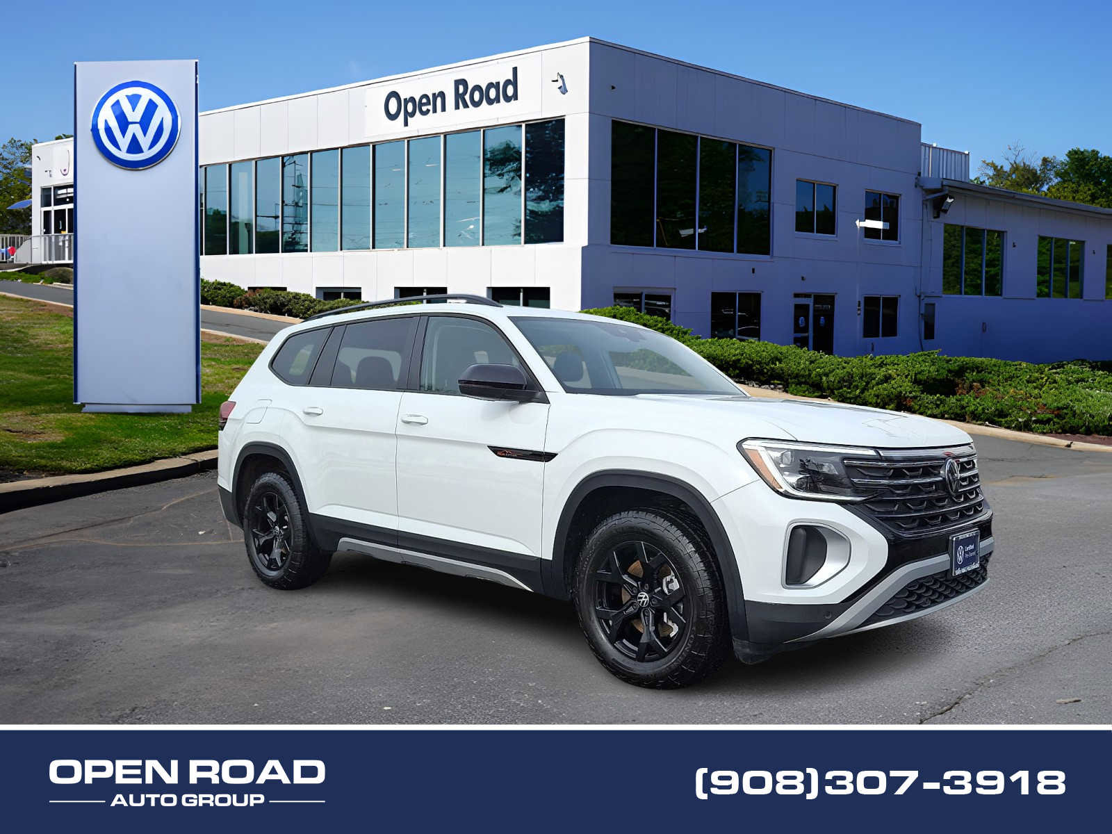 Used 2025 Volkswagen Atlas Peak Edition SE AWD/4WD image 1