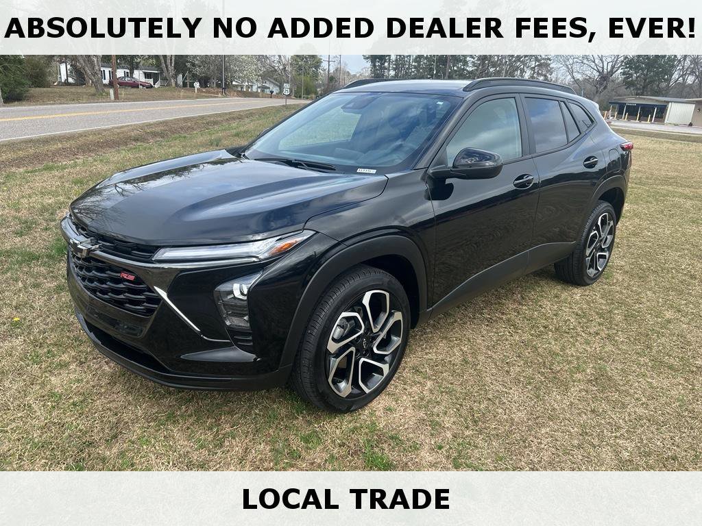 Used 2025 Chevrolet Trax RS w/ Driver Confidence Package image 2