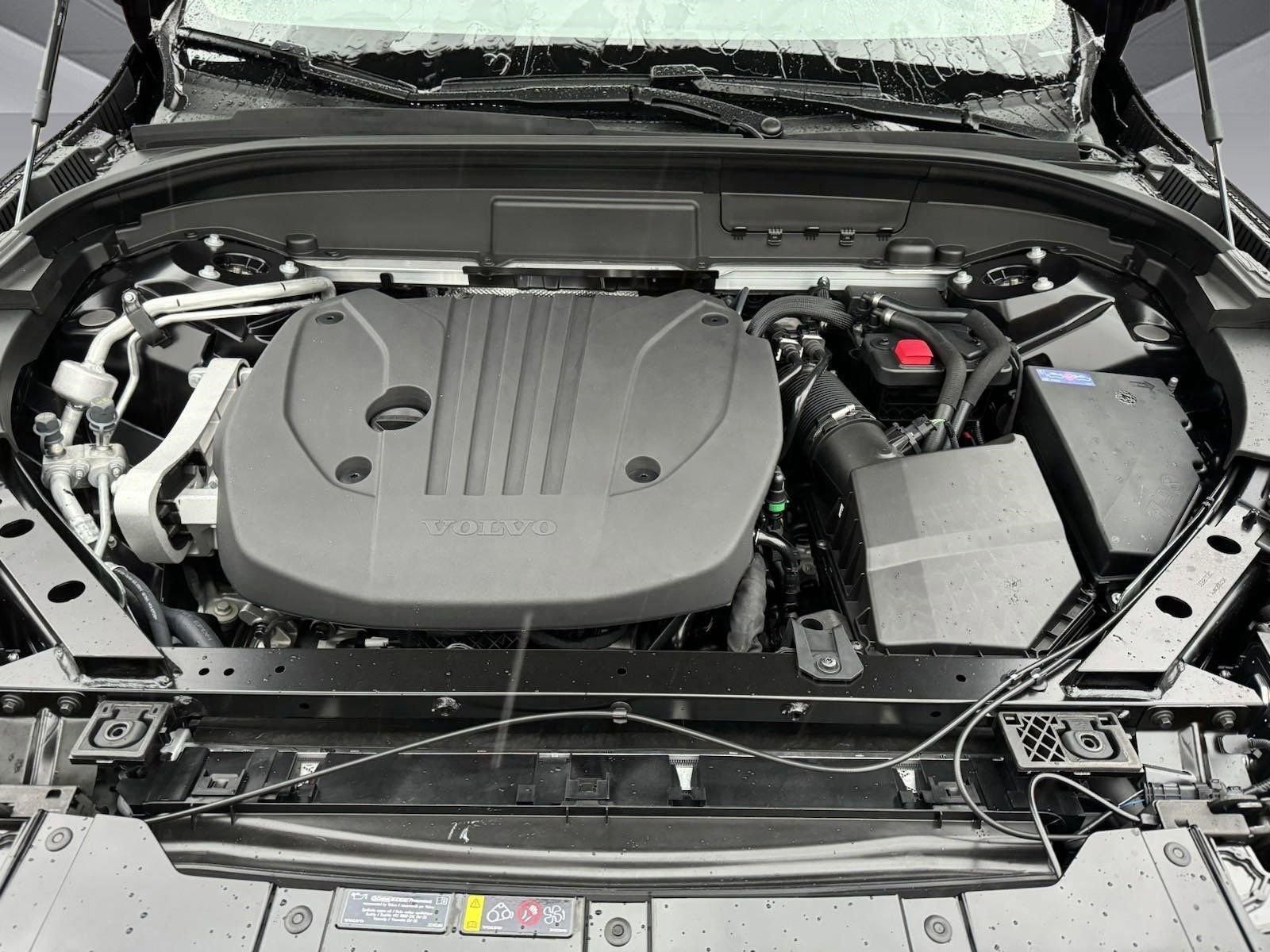 New 2024 Volvo XC60 B5 Core w/ Protection Package Premier AWD/4WD image 38