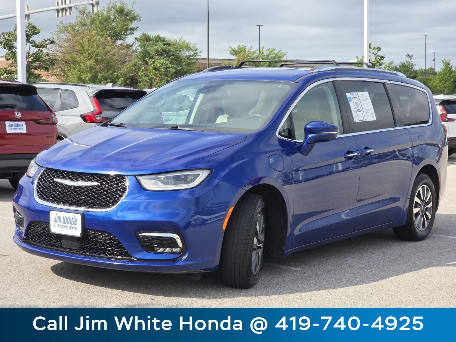 Used 2021 Chrysler Pacifica Touring-L FWD image 10