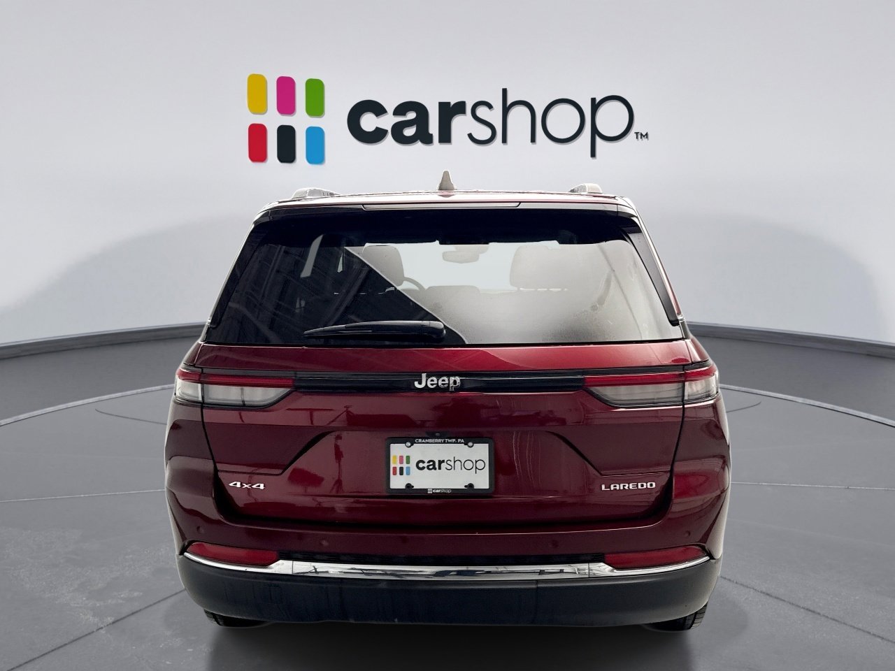 Used 2023 Jeep Grand Cherokee Laredo image 4