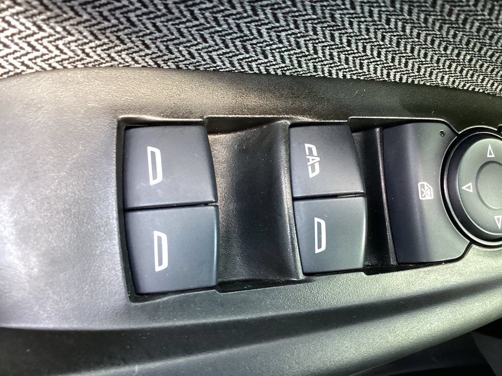 Used 2023 Chevrolet TrailBlazer LS FWD image 32