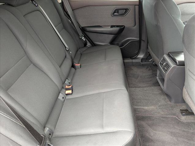 Used 2023 Nissan Rogue S image 19