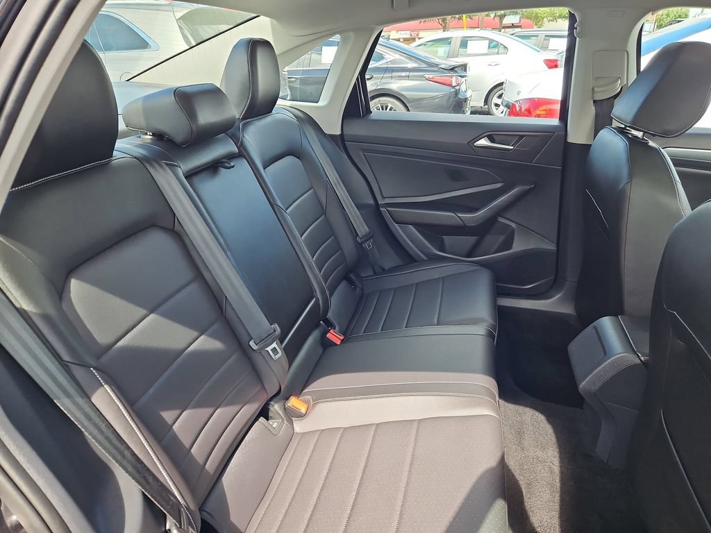 Used 2024 Volkswagen Jetta SE FWD image 27