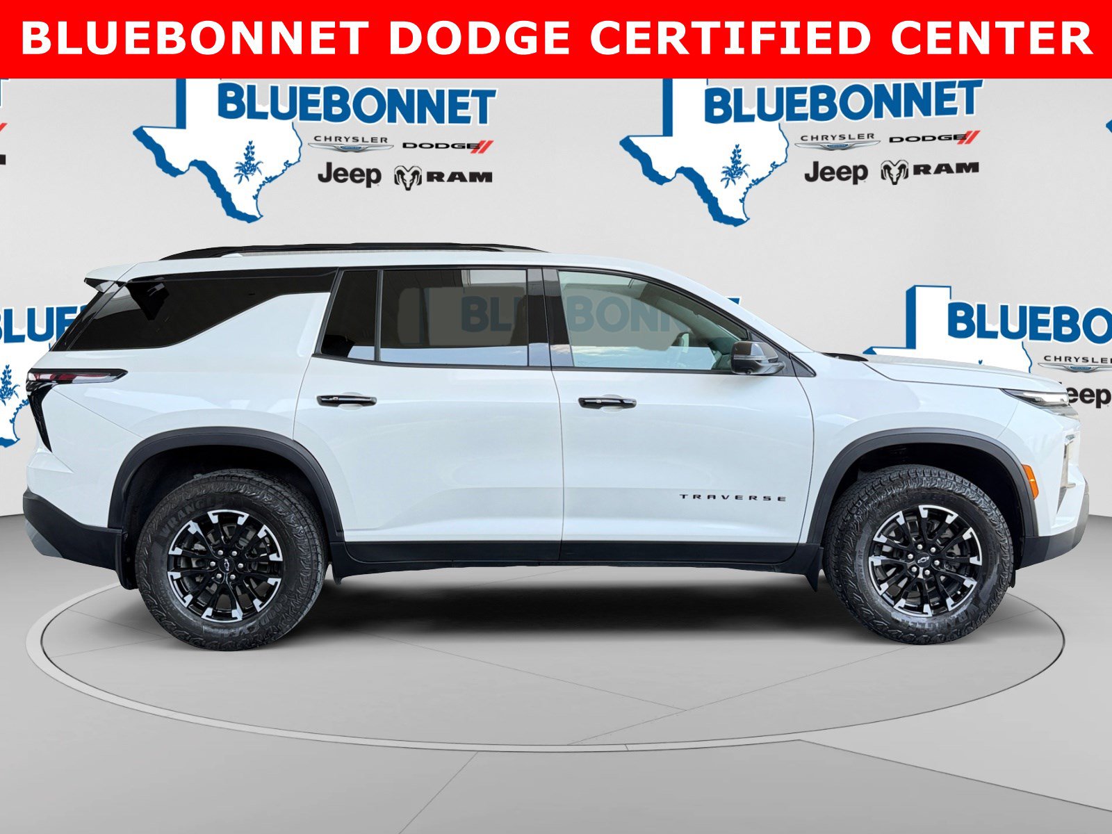 Used 2024 Chevrolet Traverse Z71 AWD/4WD image 4