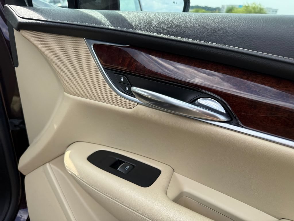 Used 2017 Cadillac XT5 Luxury w/ Driver Awareness Package FWD image 41