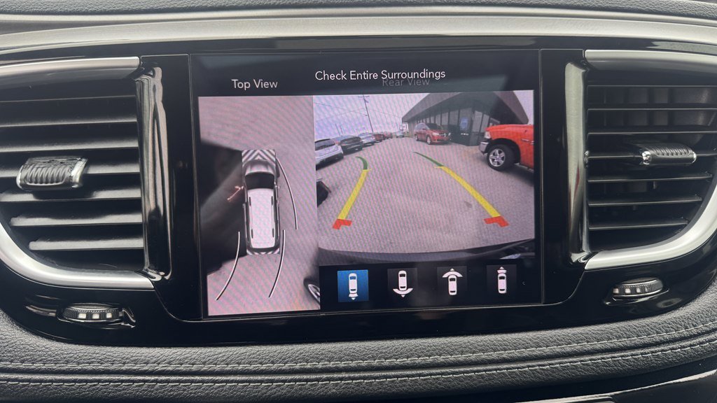 Used 2019 Chrysler Pacifica Limited w/ Tire & Wheel Group FWD image 20
