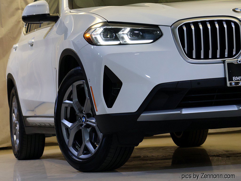 Used 2024 BMW X3 xDrive30i w/ Premium Package w/ZPA AWD/4WD image 4