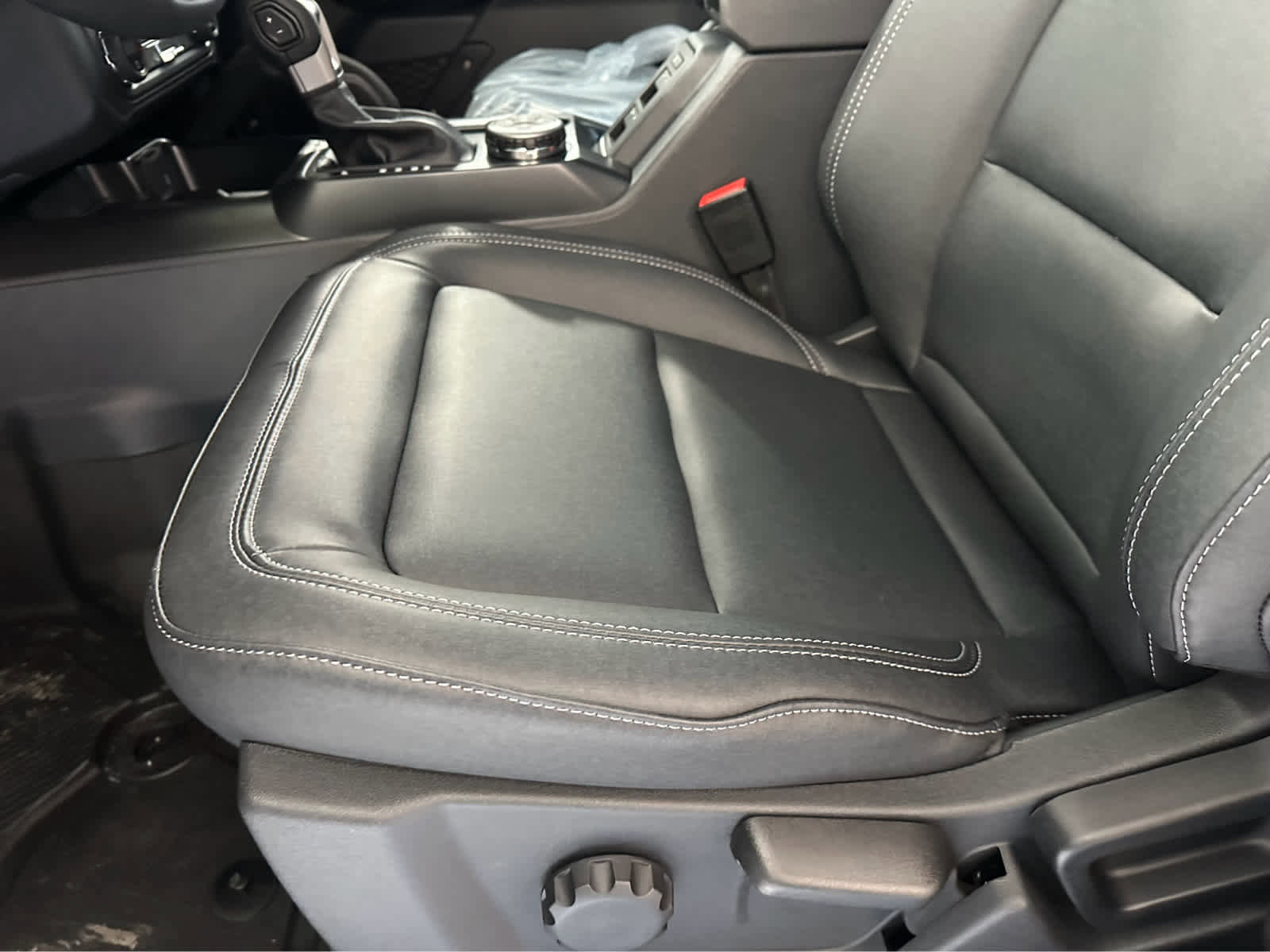 New 2025 Ford Bronco Badlands image 11