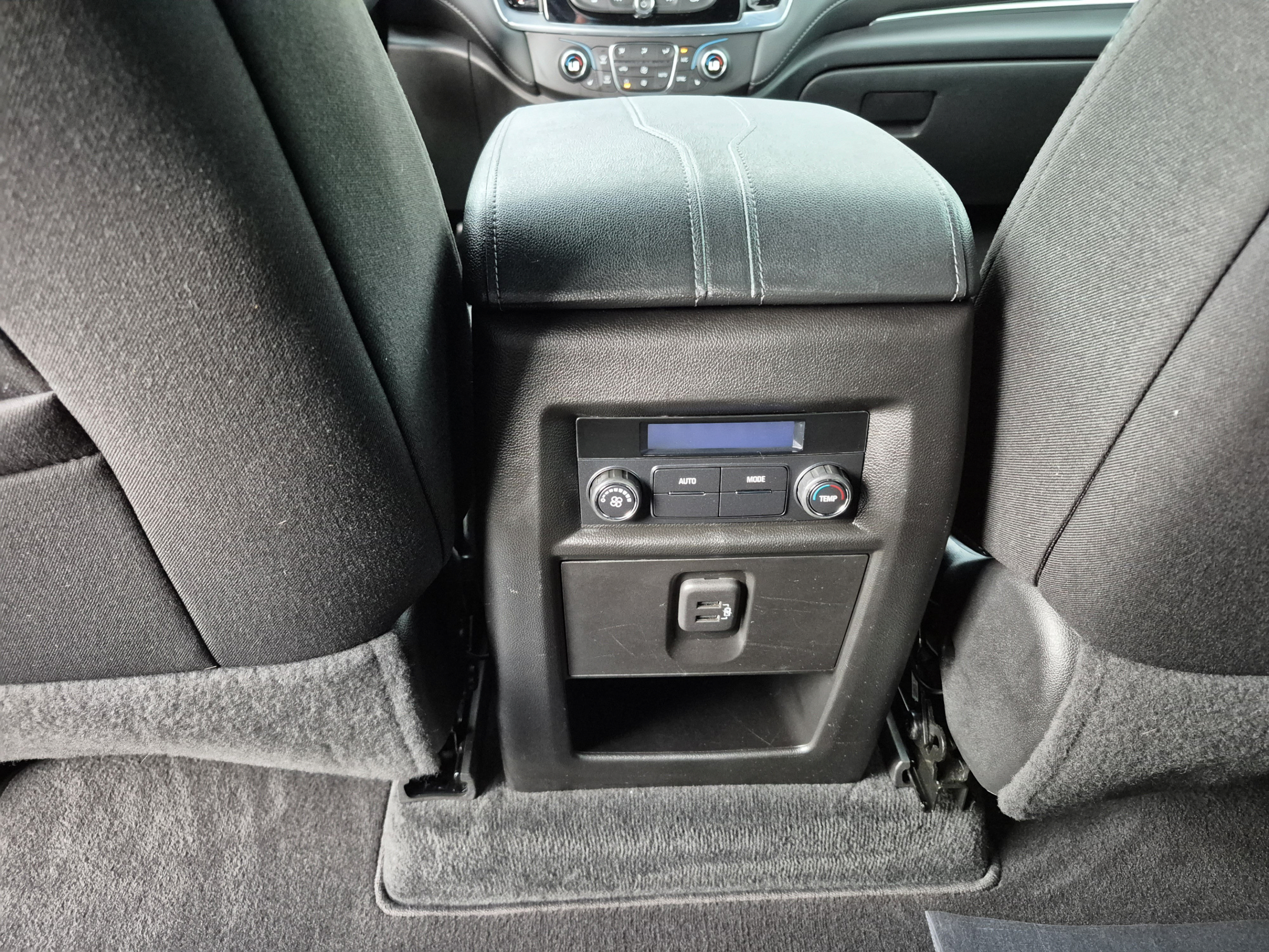 Used 2023 Chevrolet Traverse LT FWD image 15