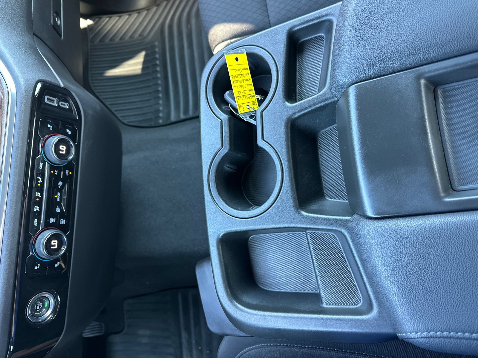 Used 2023 Chevrolet Silverado 1500 LT AWD/4WD image 25