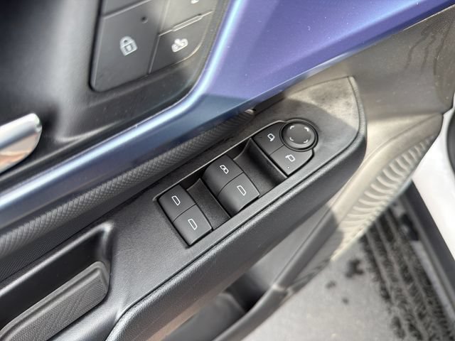 Certified 2024 Chevrolet Equinox EV LT FWD image 11