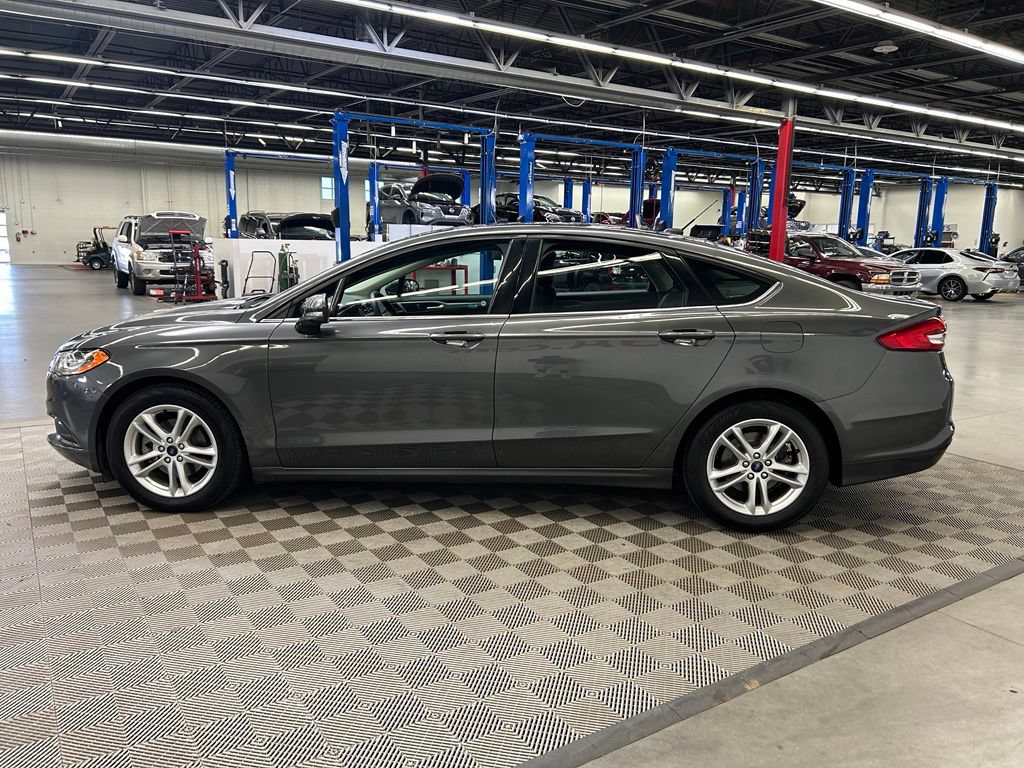 Used 2018 Ford Fusion SE FWD image 8
