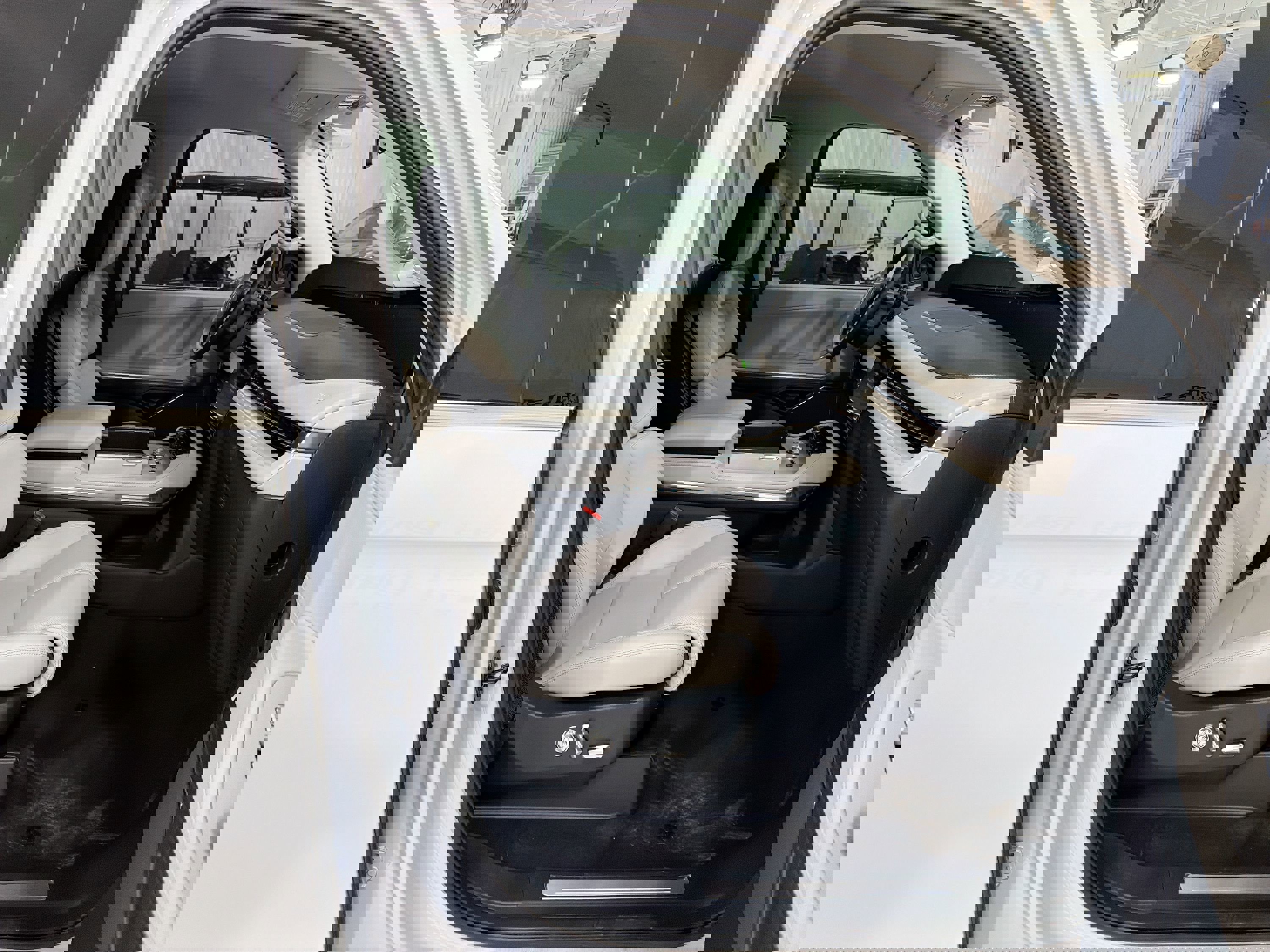 New 2026 Lincoln Navigator L Premier image 29