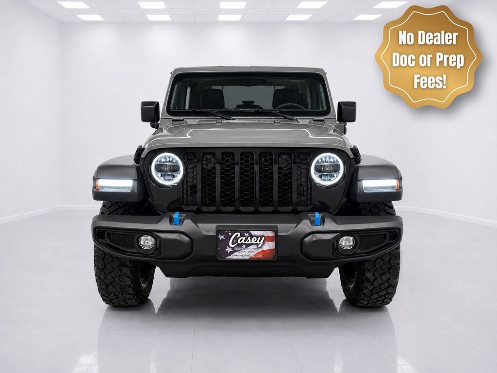 Used 2023 Jeep Wrangler Unlimited w/ Cold Weather Group AWD/4WD image 2