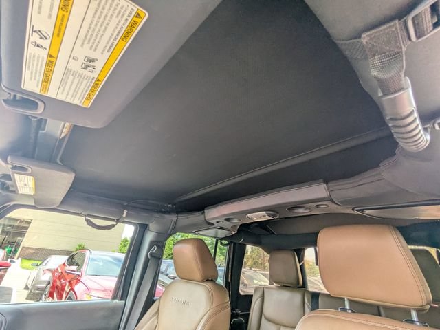 Used 2016 Jeep Wrangler Unlimited Sahara w/ Connectivity Group AWD/4WD image 15