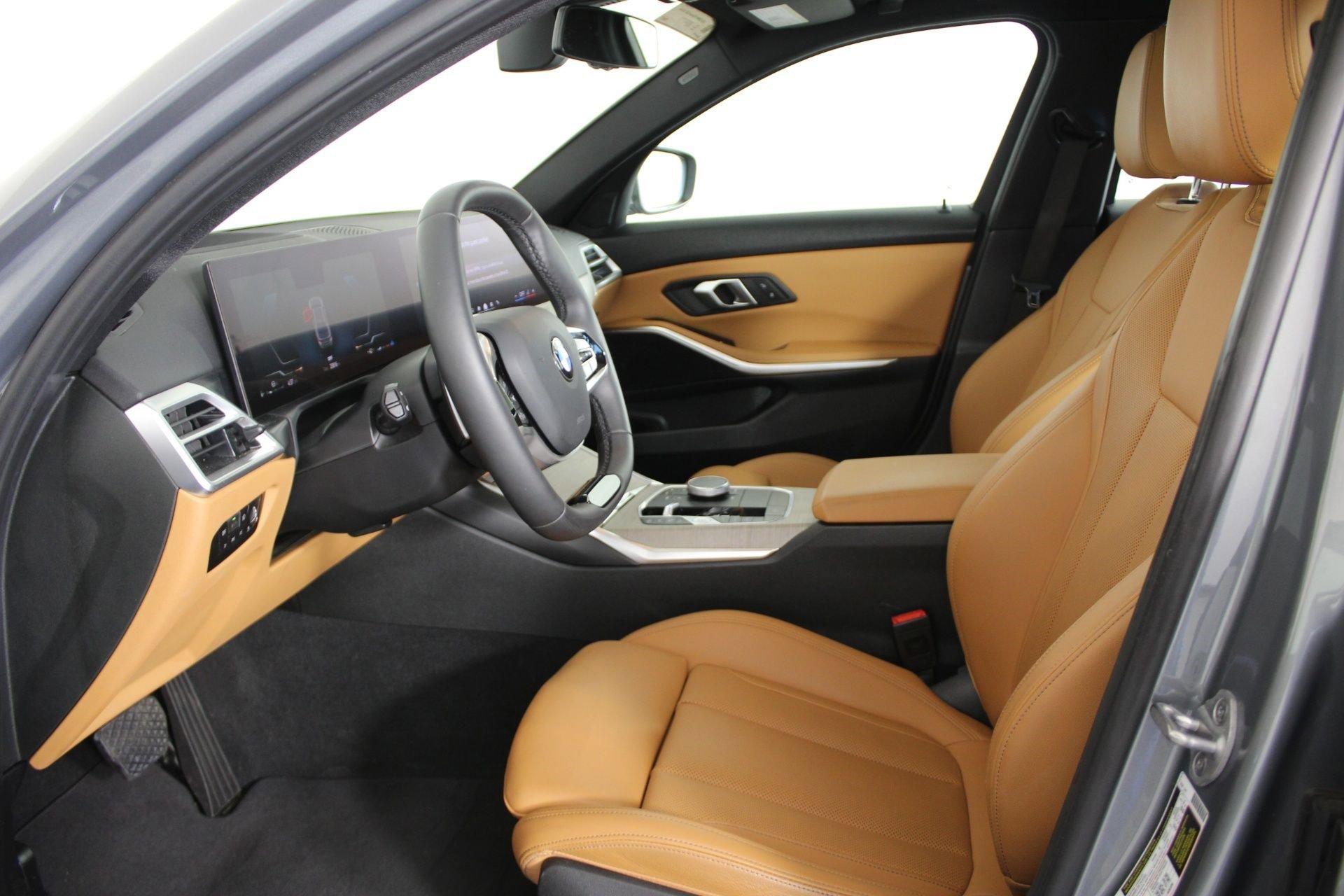 Certified 2025 BMW 330i xDrive Sedan image 24