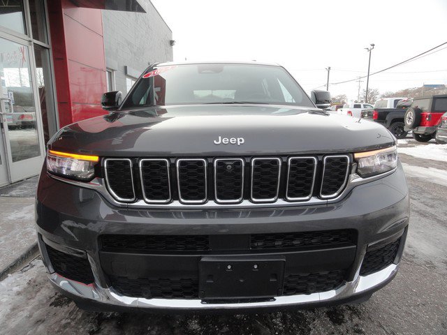 Used 2024 Jeep Grand Cherokee L Limited w/ Luxury Tech Group II image 3