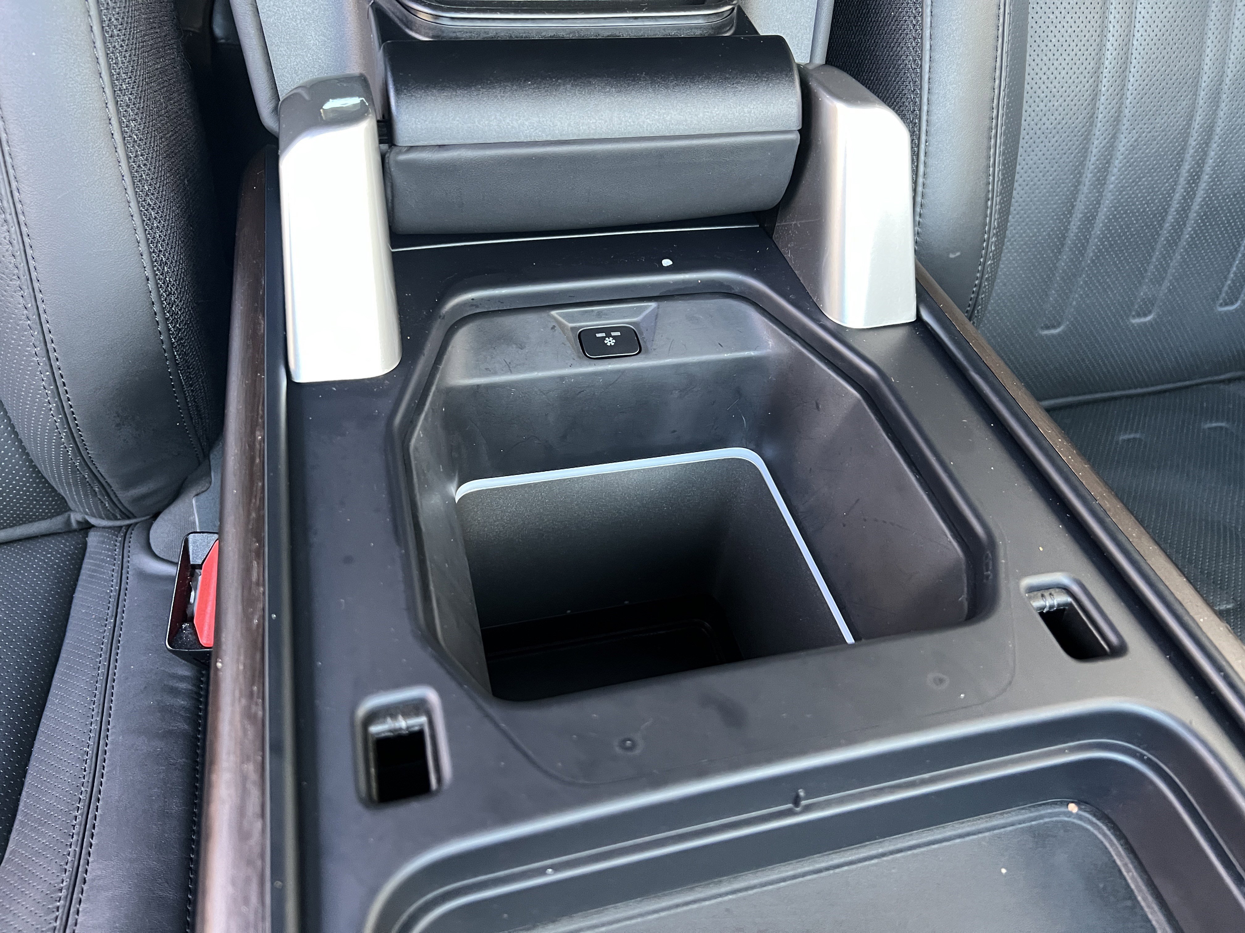 Used 2023 Land Rover Defender 130 X image 26