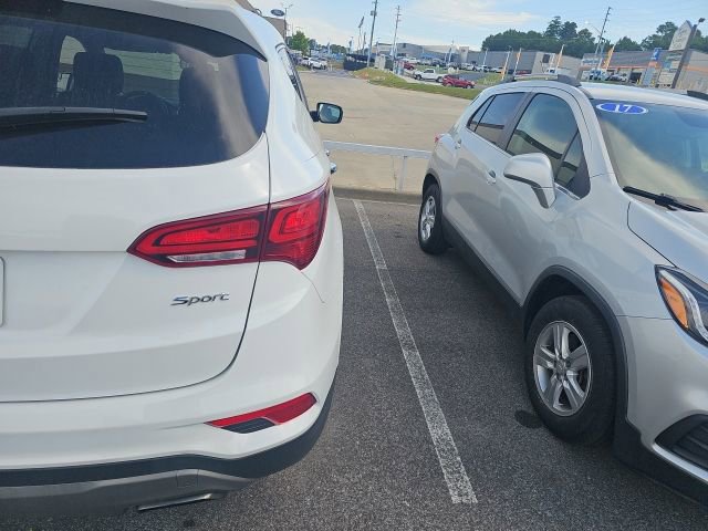 Used 2017 Hyundai Santa Fe Sport FWD image 9