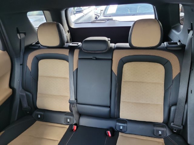 Used 2025 Chevrolet Equinox ACTIV w/ Safety and Technology Package FWD image 11