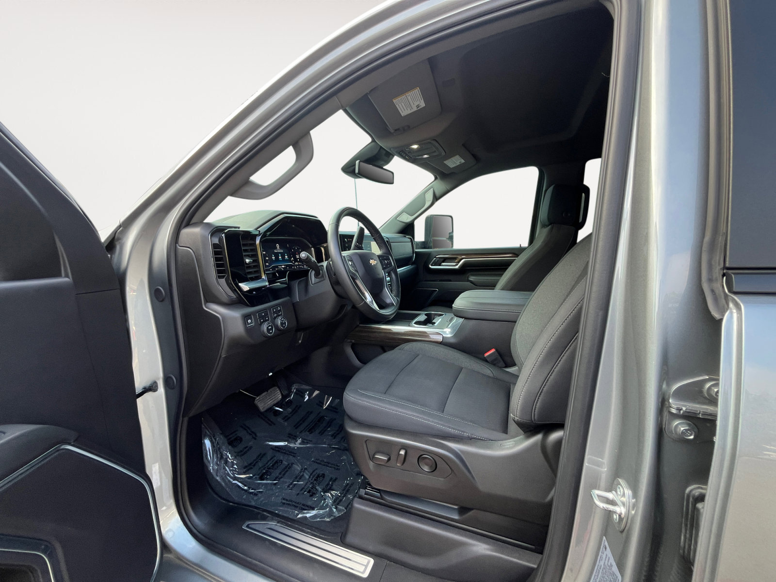 Used 2024 Chevrolet Silverado 2500 LT image 19