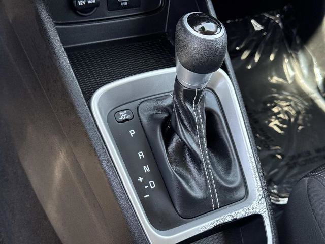 Used 2021 Hyundai Venue SE FWD image 15