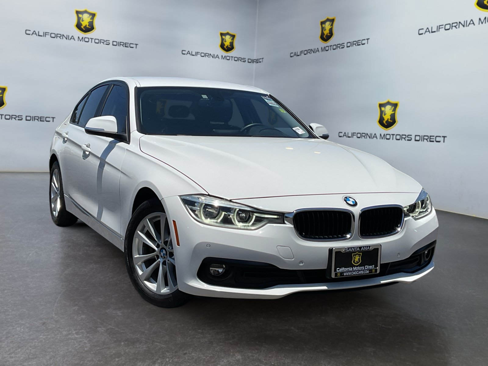 Used 2018 BMW 320i xDrive Sedan AWD/4WD image 3