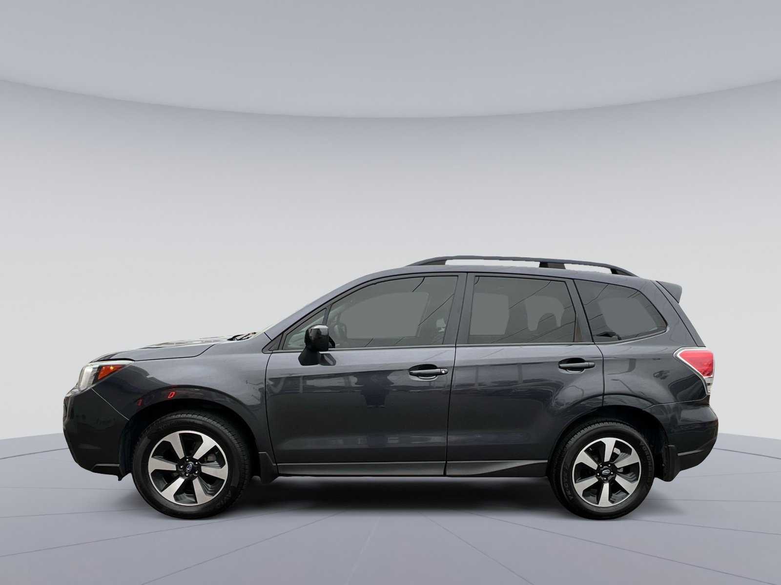 Used 2018 Subaru Forester 2.5i Premium w/ All-Weather Package image 6