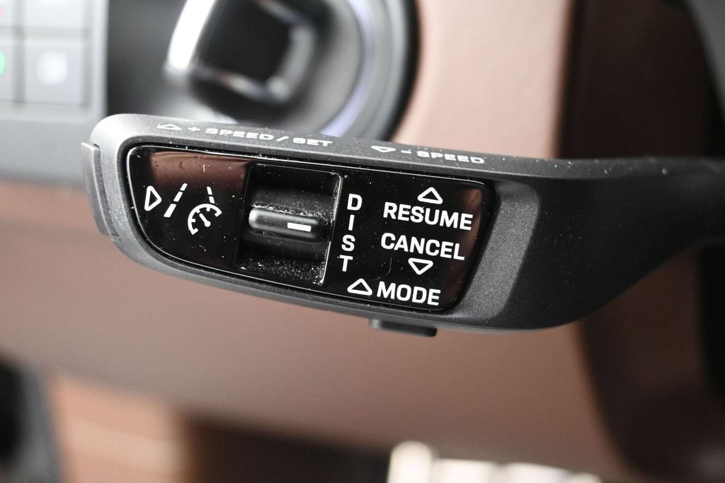 Certified 2023 Porsche Cayenne Turbo S AWD/4WD image 15