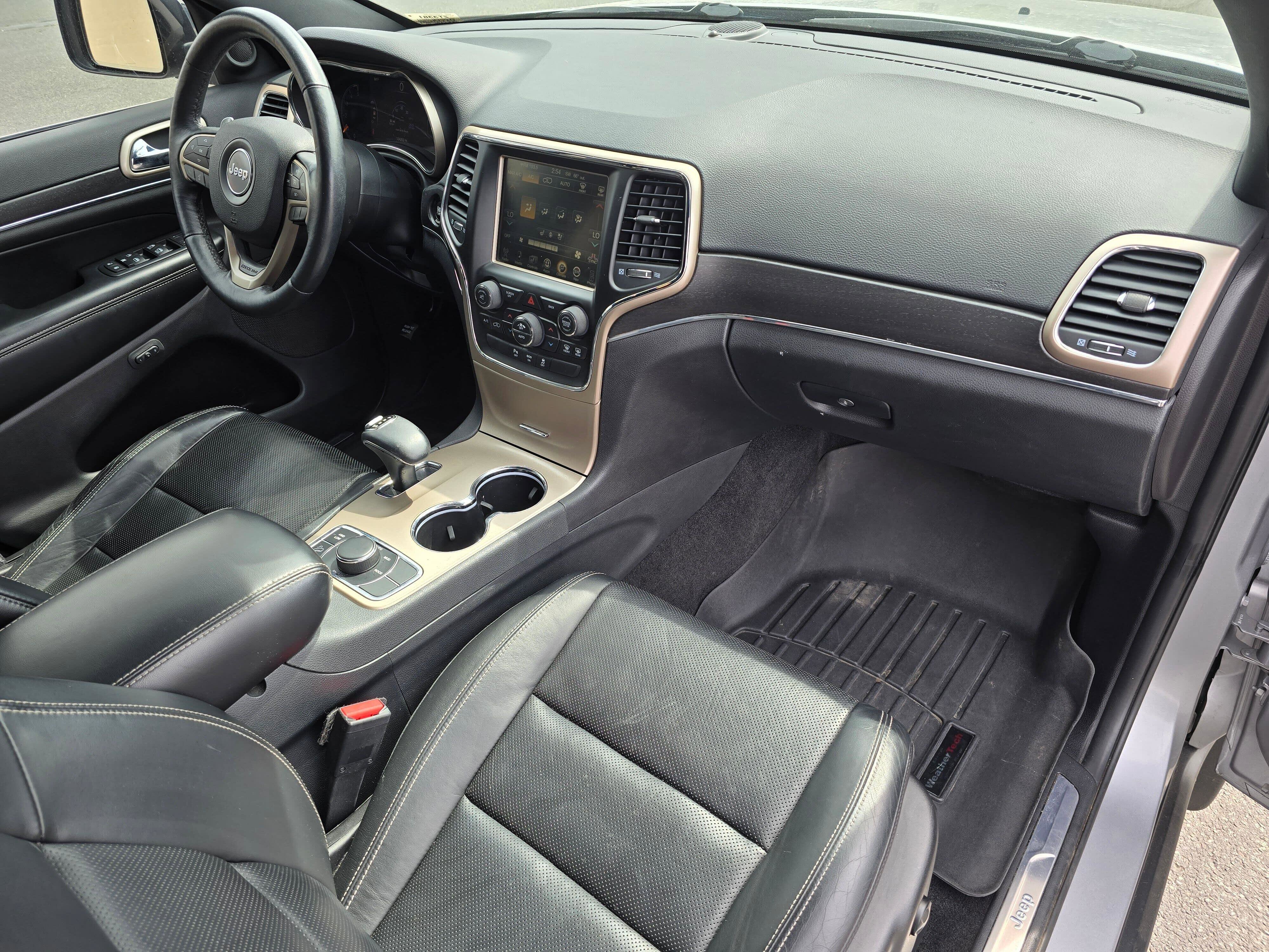 Used 2015 Jeep Grand Cherokee Limited w/ Luxury Group II AWD/4WD image 16
