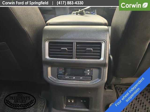 Used 2024 Volkswagen Atlas Peak Edition SE AWD/4WD image 12