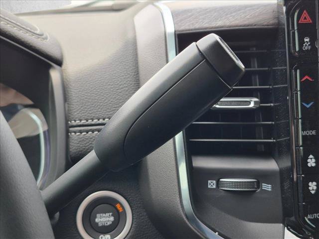 New 2026 RAM 2500 Laramie AWD/4WD image 12