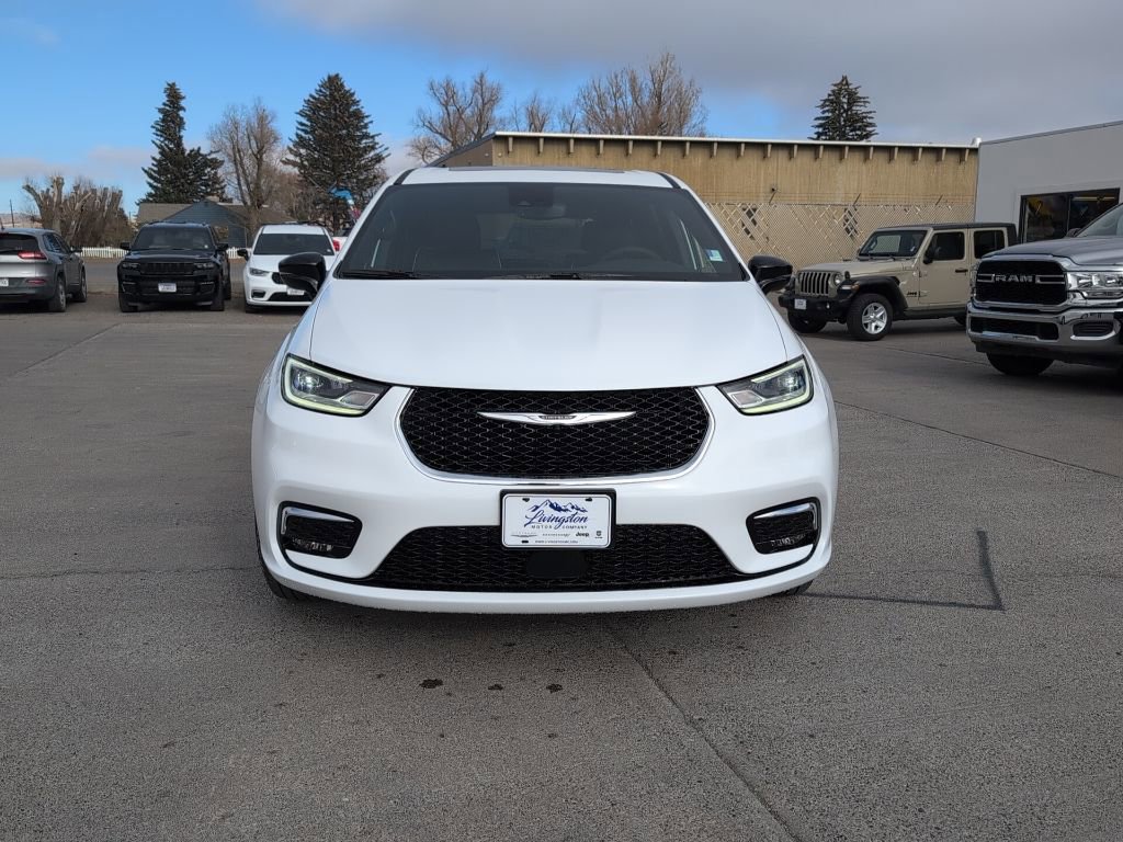 New 2026 Chrysler Pacifica Limited image 3