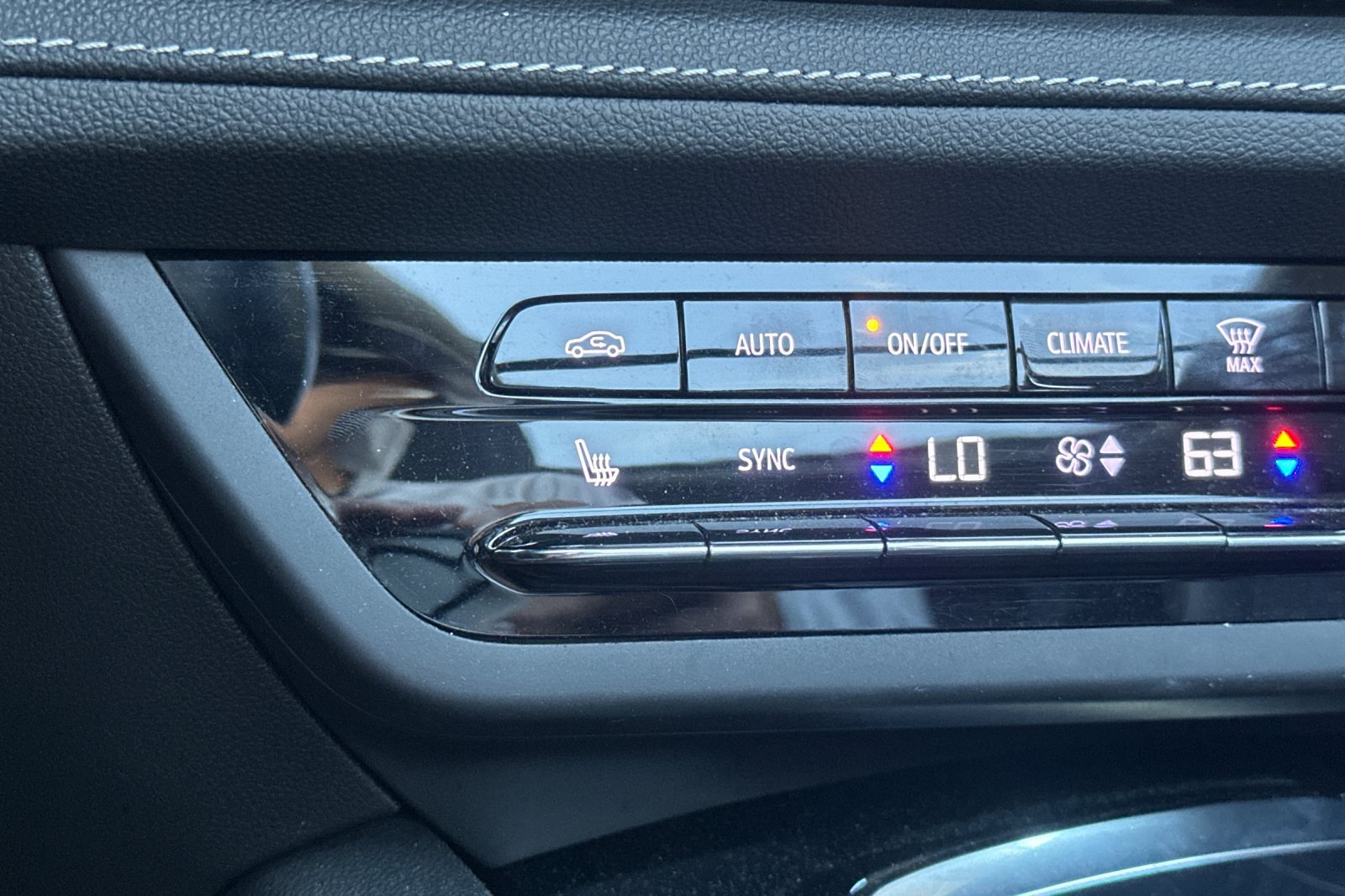 Used 2021 Buick Envision Essence FWD image 30