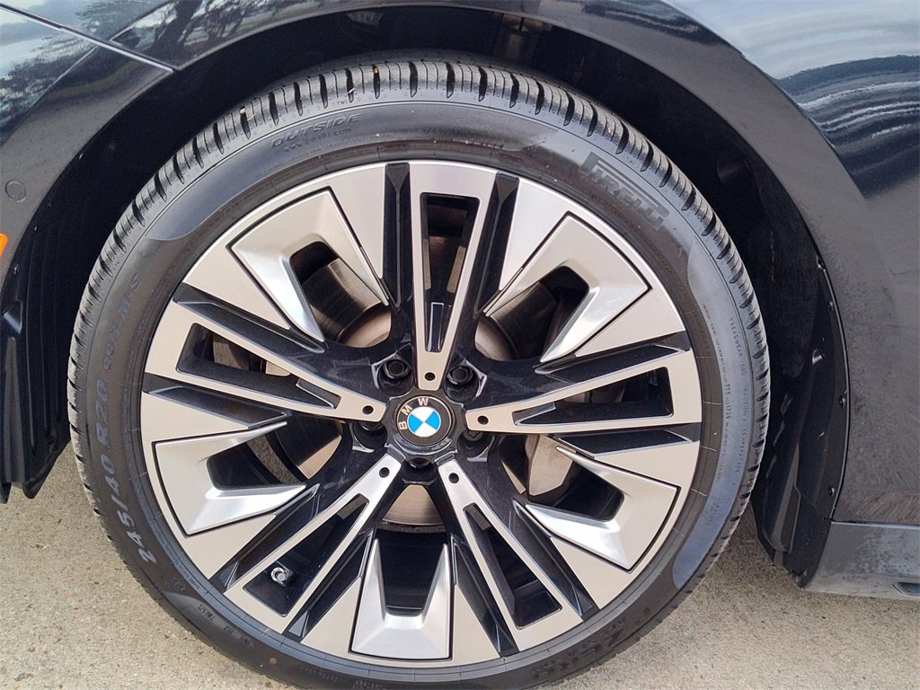 Used 2024 BMW 530i w/ Premium Package image 17