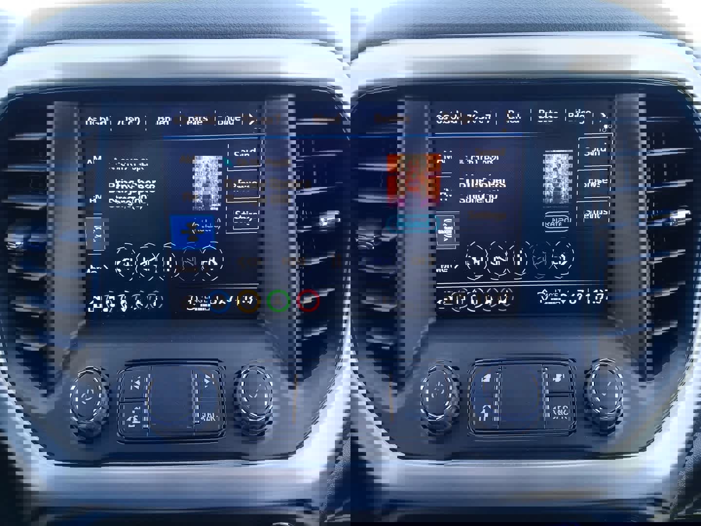 Used 2023 GMC Acadia SLT w/ Preferred Package image 30