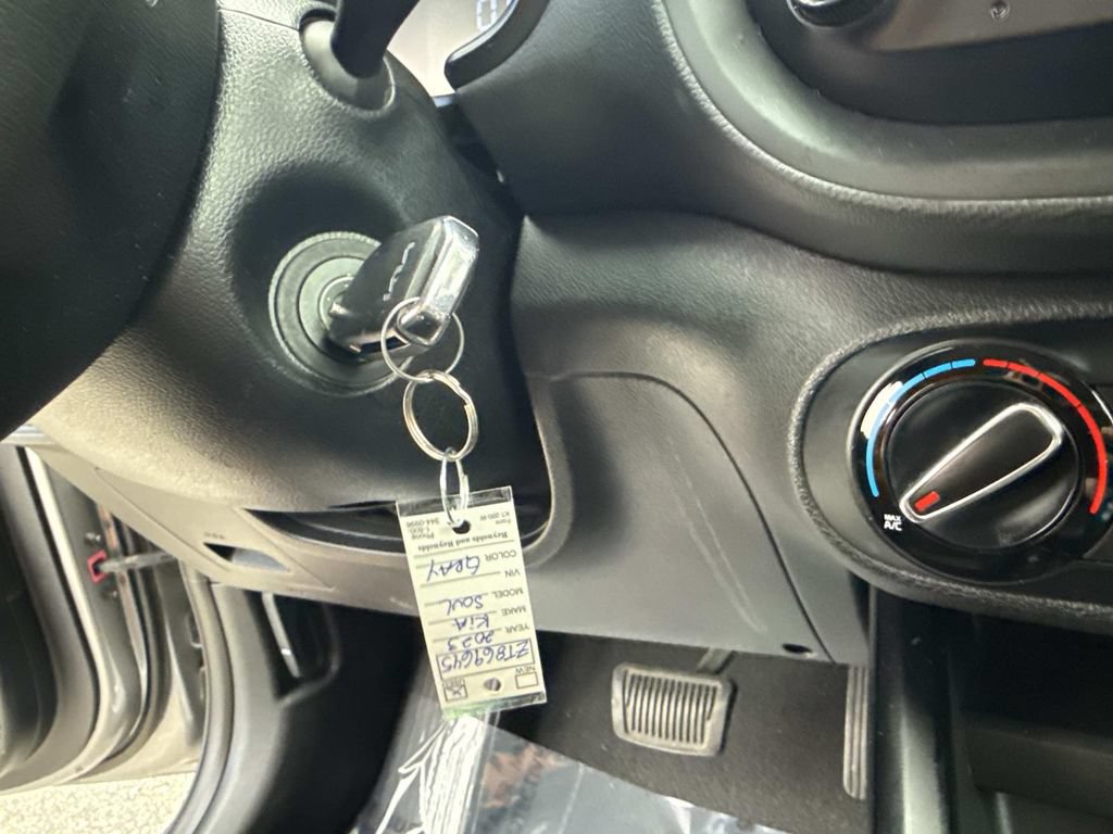 Used 2023 Kia Soul LX w/ Option Group 015 FWD image 31
