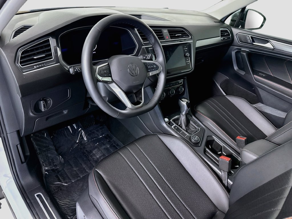 Used 2024 Volkswagen Tiguan Wolfsburg Edition AWD/4WD image 9