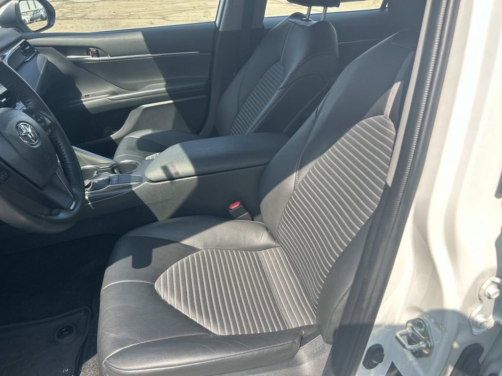 Used 2024 Toyota Camry SE image 16