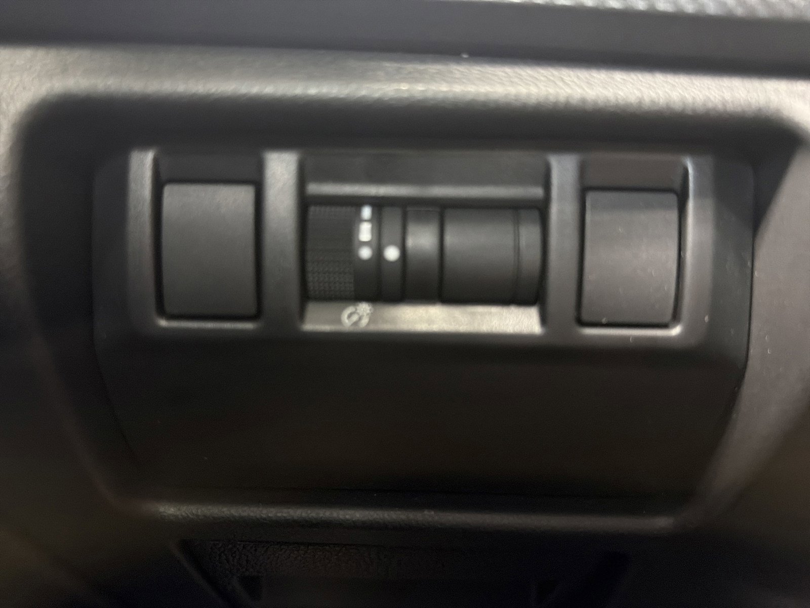 Certified 2025 Subaru Crosstrek 2.5i Limited w/ Crosstrek Mirror Package image 26