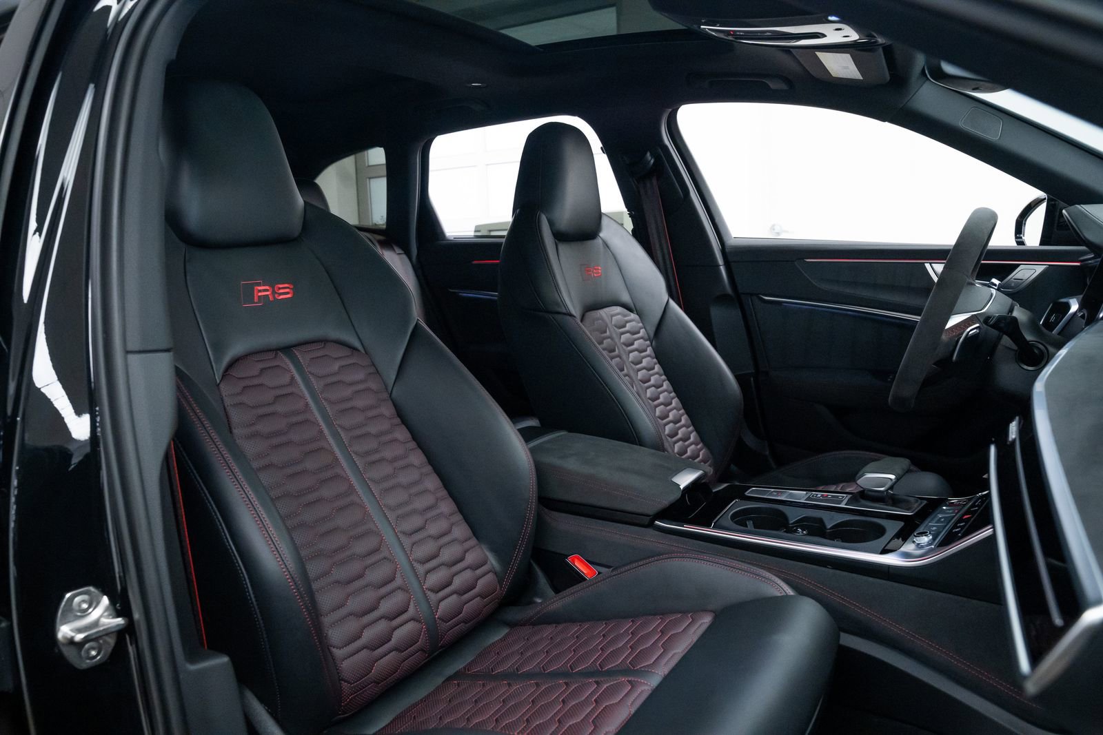 Used 2024 Audi RS 6 performance image 25