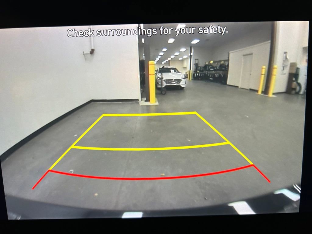 Used 2023 Hyundai Elantra Limited image 22