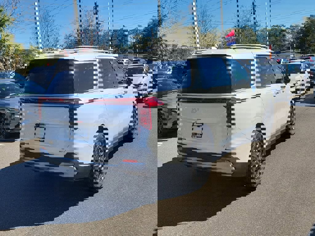 New 2026 Kia Carnival EX FWD image 6