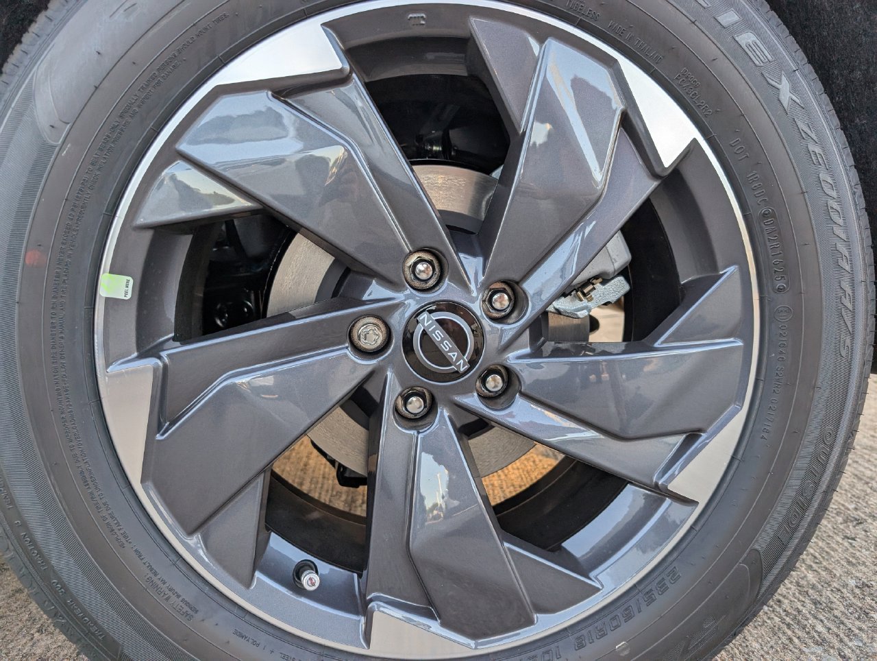 New 2025 Nissan Rogue SV FWD image 6