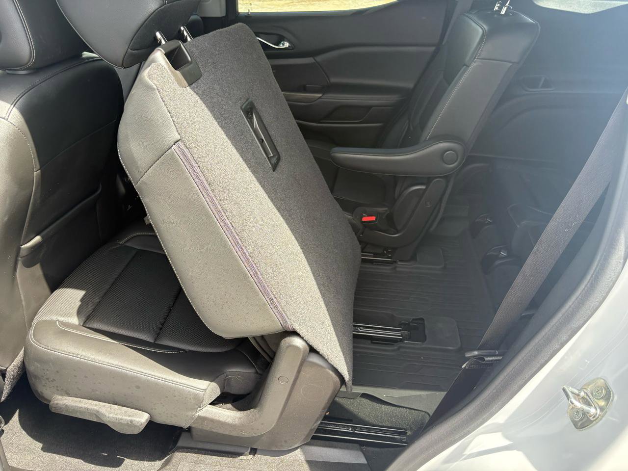 Used 2023 GMC Acadia SLT w/ Technology Package image 36