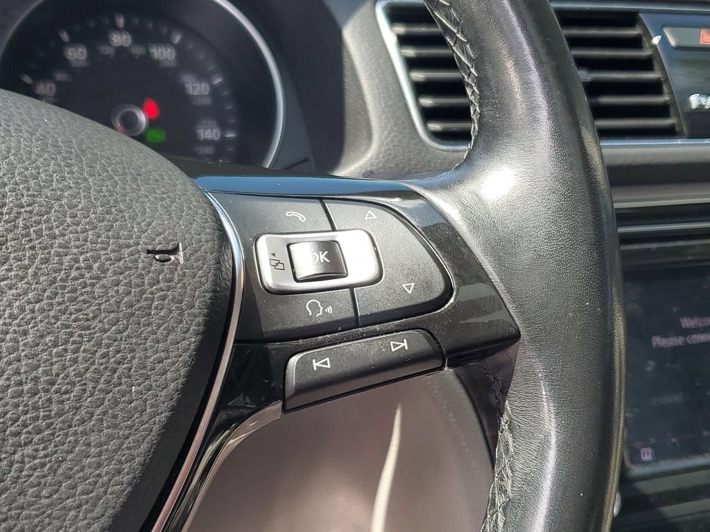 Used 2018 Volkswagen Passat 2.0T SE FWD image 24