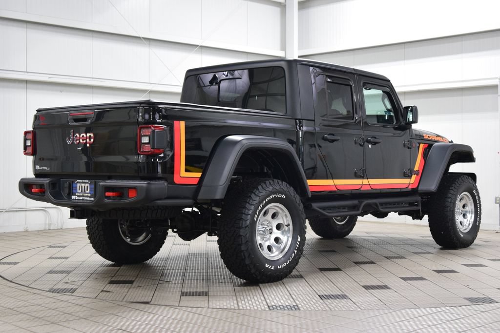 Used 2025 Jeep Gladiator Rubicon AWD/4WD image 8